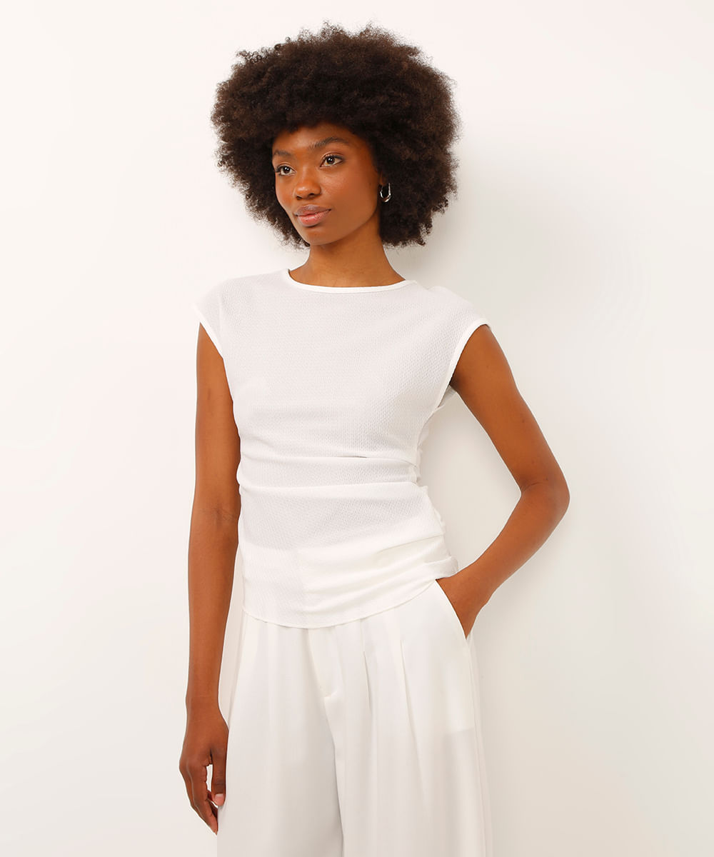 blusa alongada texturizada com franzido off white