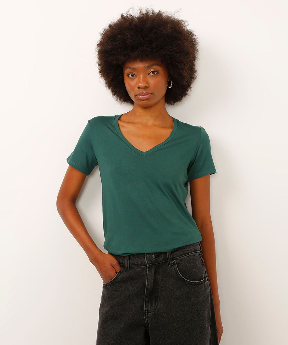 camiseta de viscose decote v alongada verde