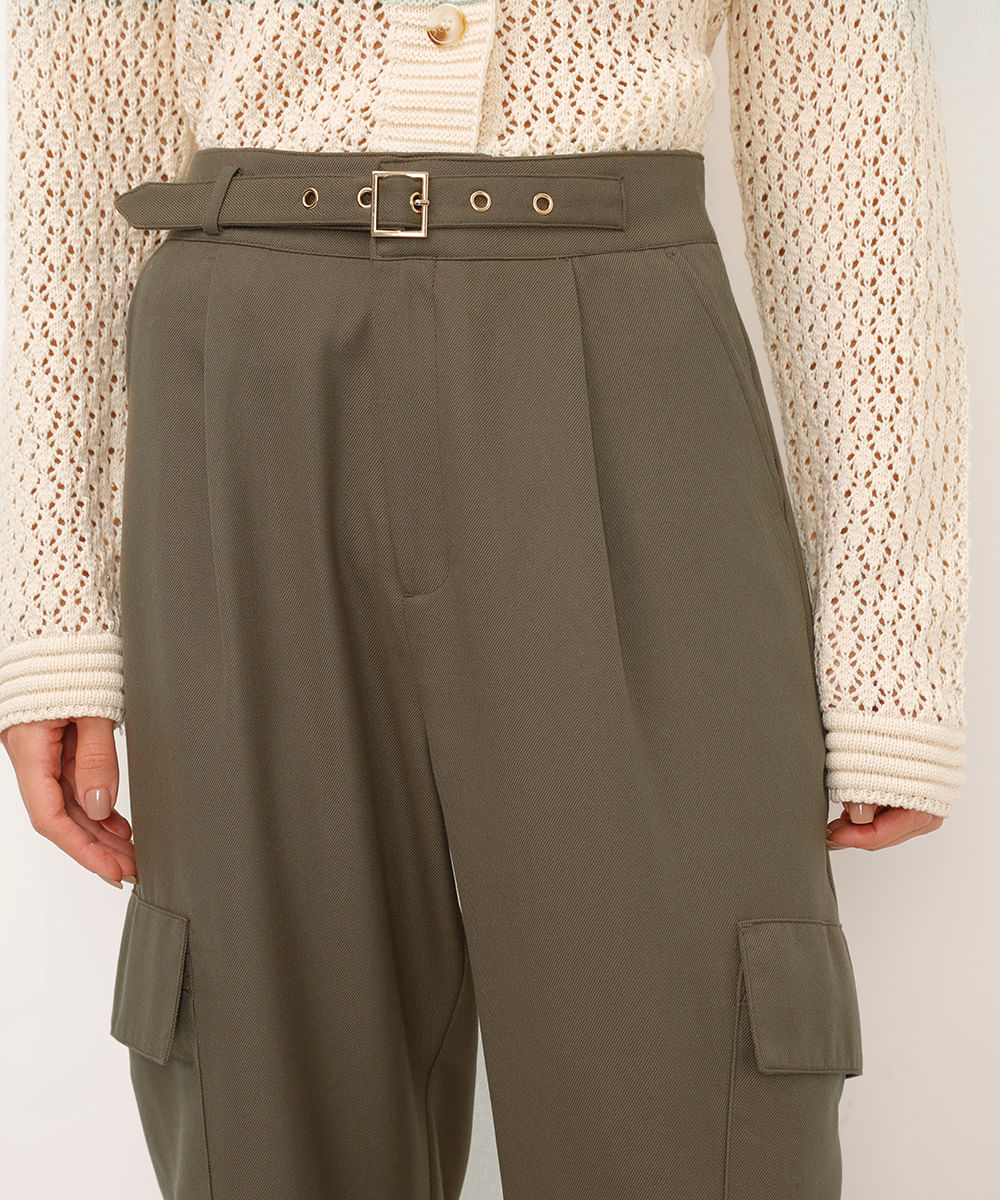 calça cargo viscose cintura alta com cinto verde