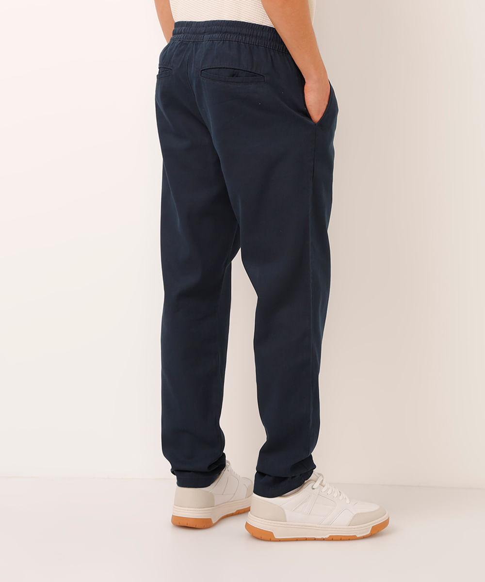 calça jogger de linho com bolso azul