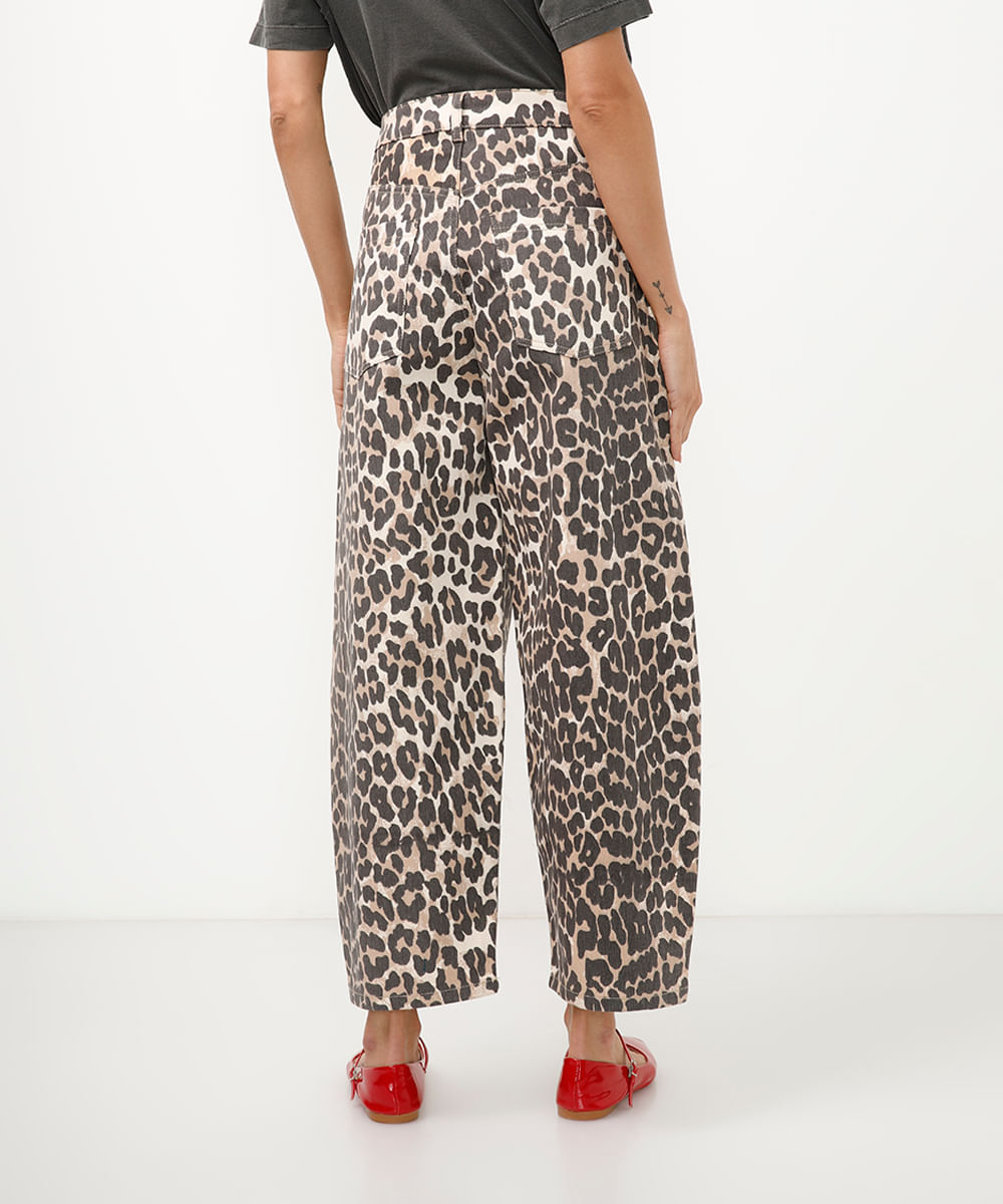 calça de sarja baggy animal print onça cintura alta colorido