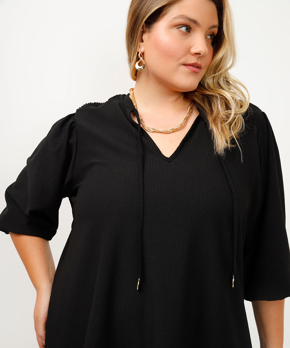 vestido texturizado mangas bufantes plus size preto
