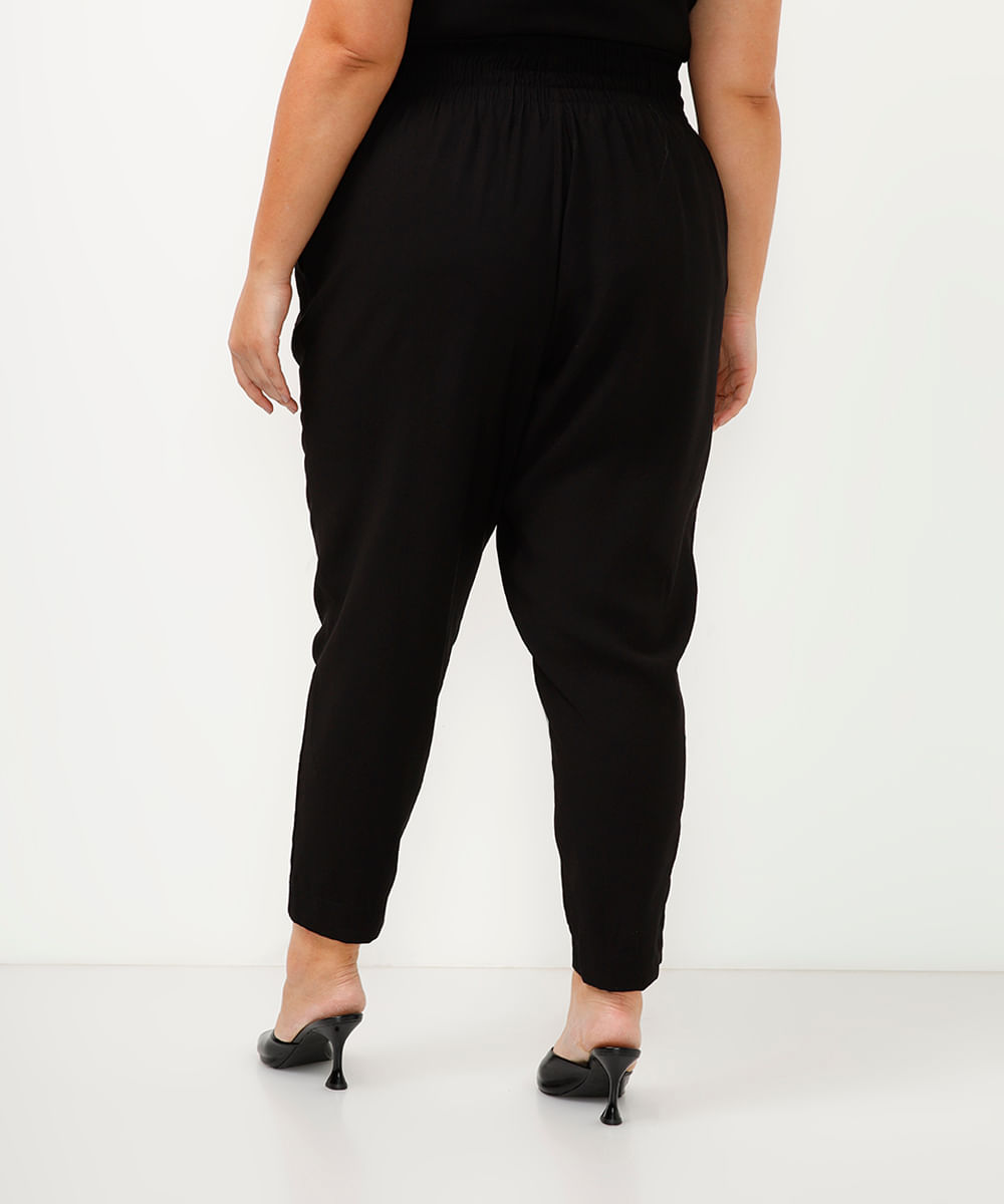 calça plus size de viscose preta