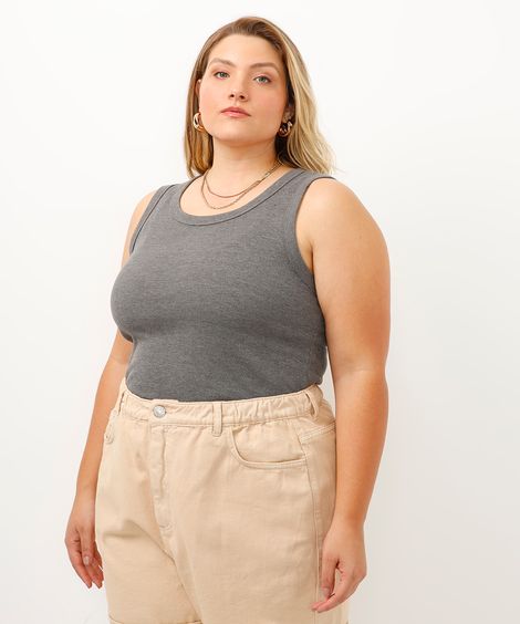 regata canela plus size decote redondo cinza