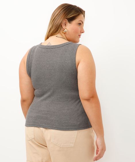 regata canela plus size decote redondo cinza