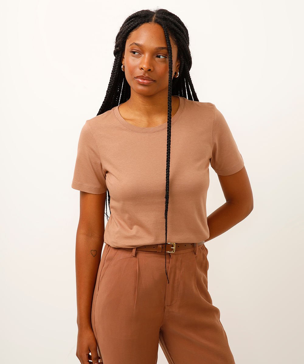 camiseta de algodão pima manga curta marrom