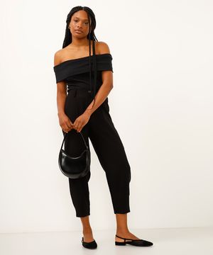 calça alfaiataria de viscose com pregas cintura alta preto