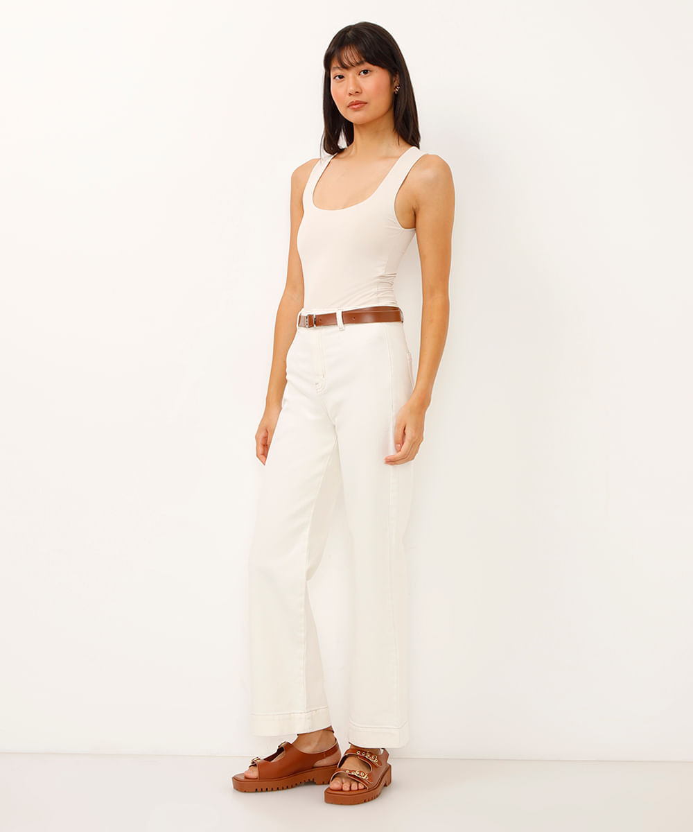 calça wide leg slim de sarja com cinto bege