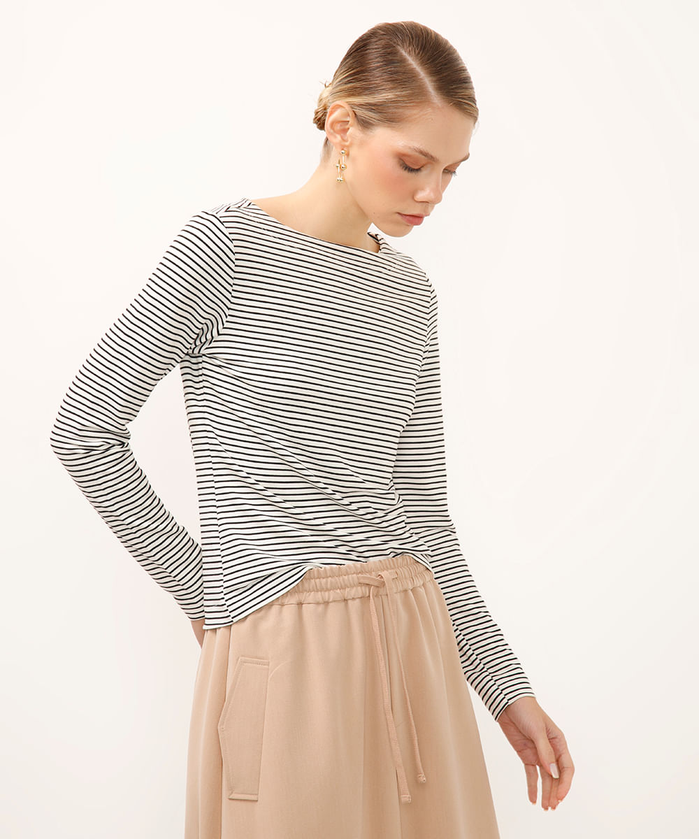 blusa de viscose decote canoa listrada off white
