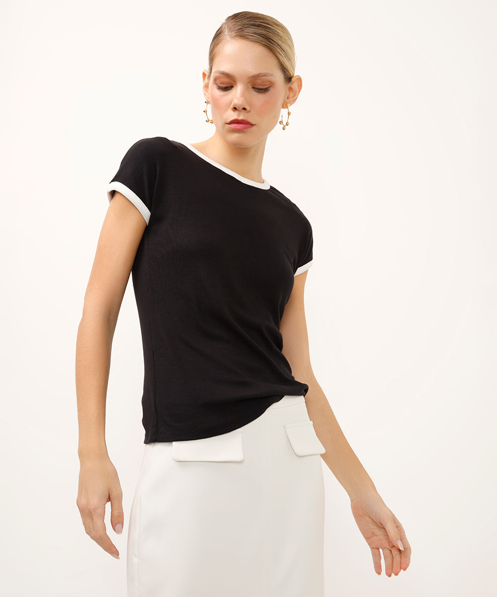 blusa manga copinho alongada bicolor preta
