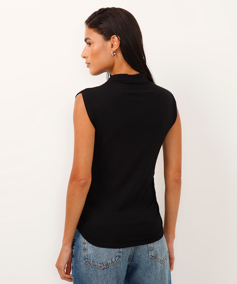 regata gola alta com franzido preta