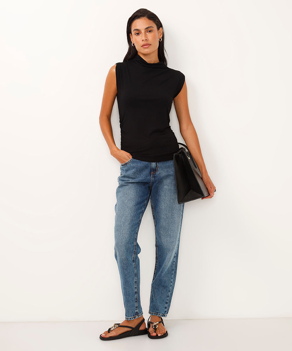 regata gola alta com franzido preta