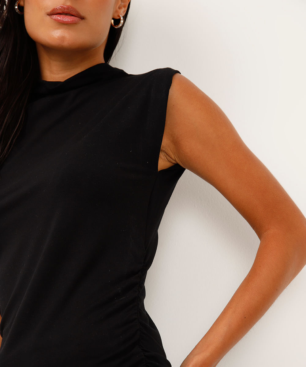 regata gola alta com franzido preta