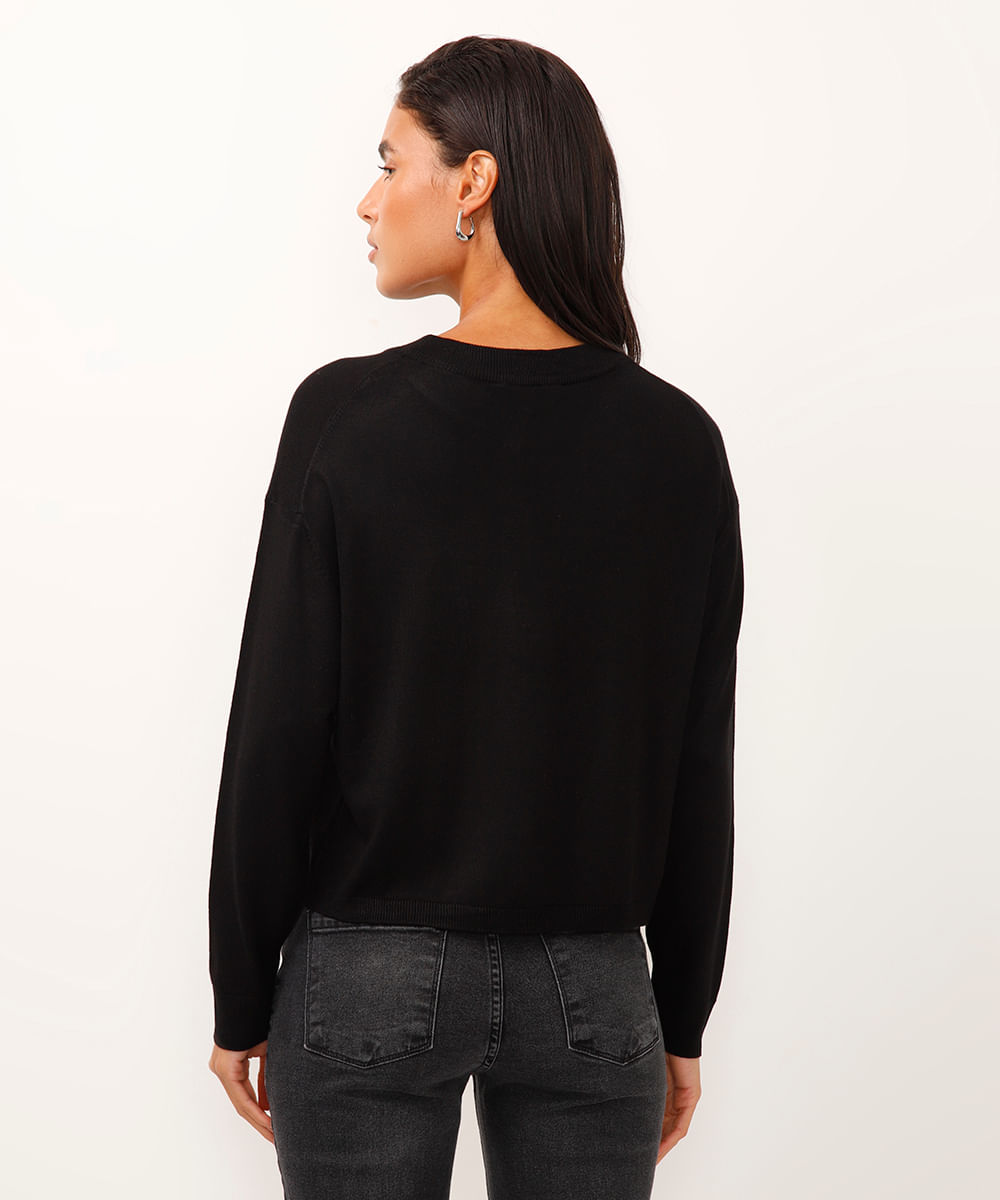 suéter de tricot decote redondo manga longa preto