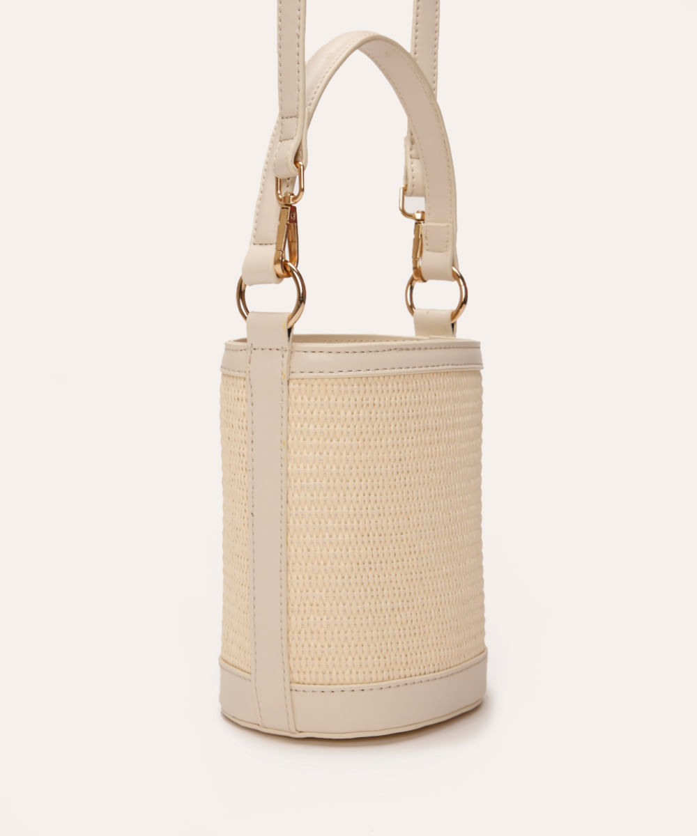 bolsa bucket texturizada com alça dupla off white