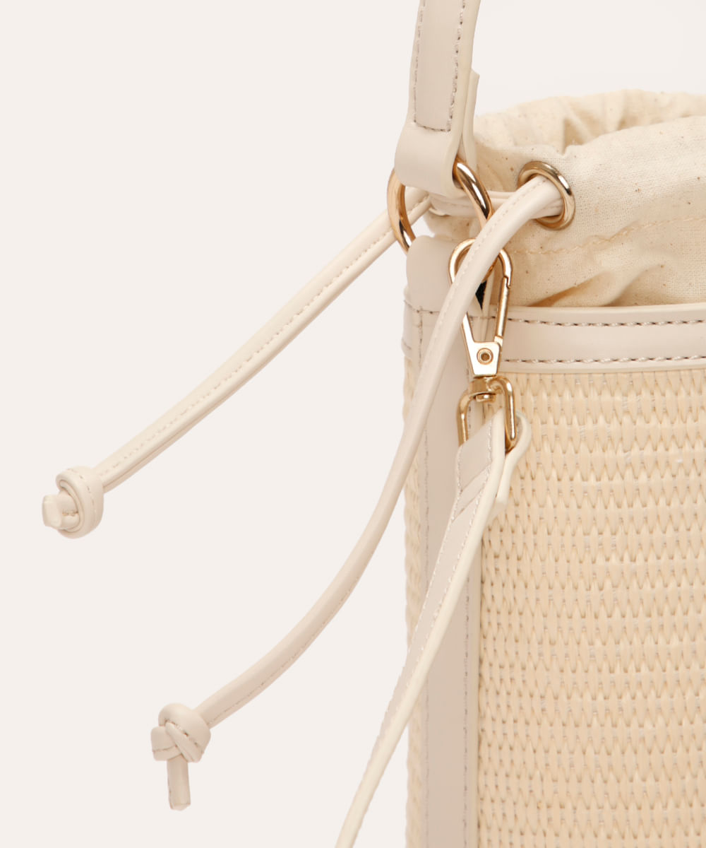 bolsa bucket texturizada com alça dupla off white