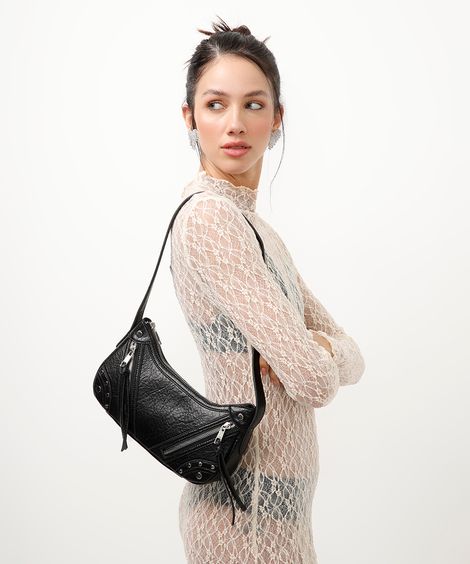 bolsa shoulder com zíper e tachas preta