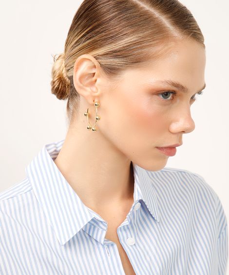 brinco de argola com esferas dourado