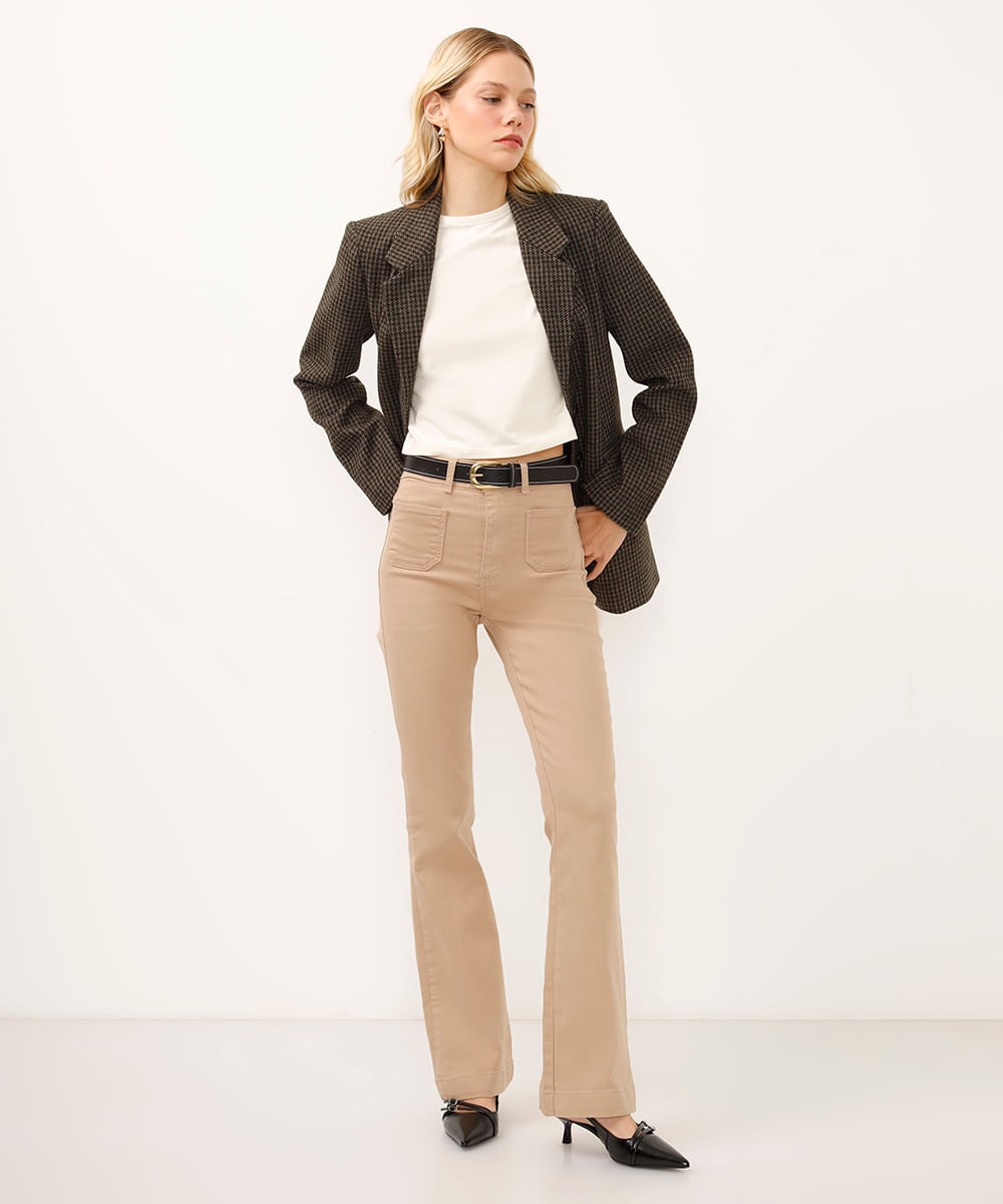 calça flare de sarja com bolsos sawary bege