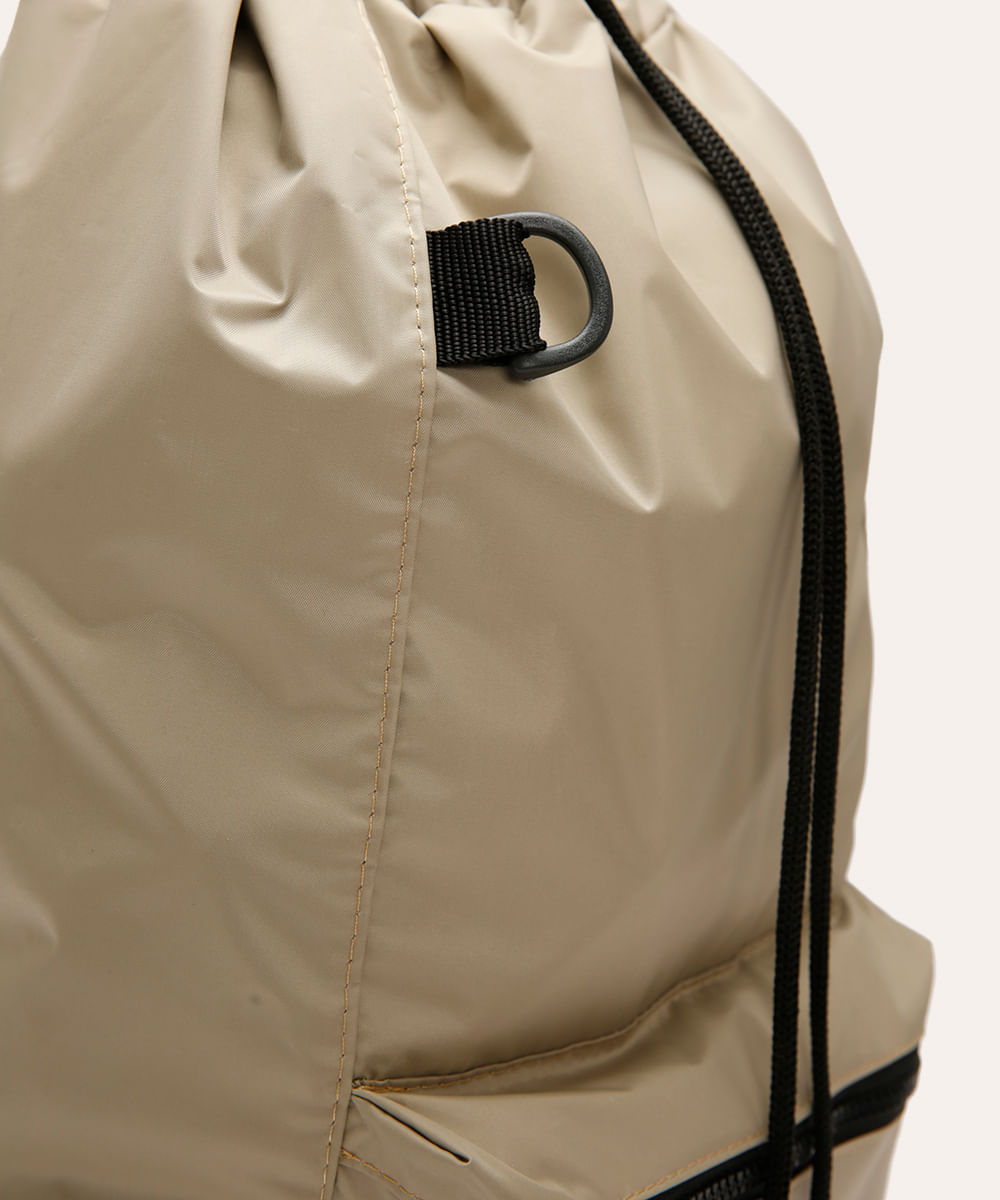 mochila saco com bolso bege
