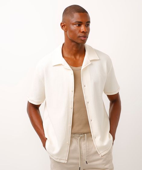 camisa de malha texturizada manga curta off white