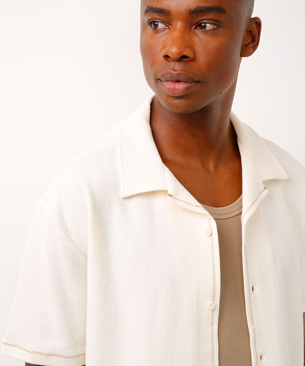 camisa de malha texturizada manga curta off white