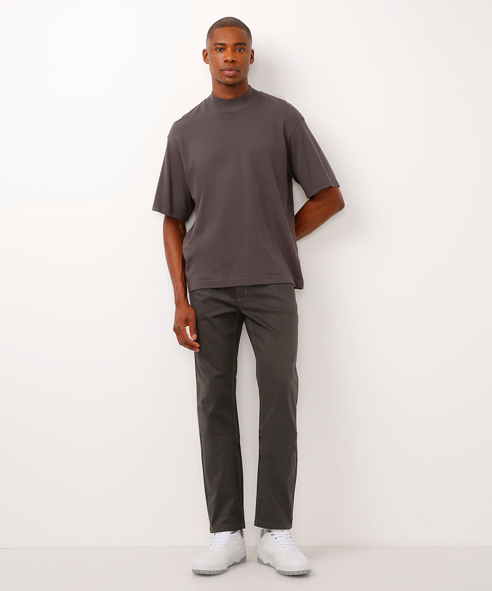 calça reta de sarja comfort cinza