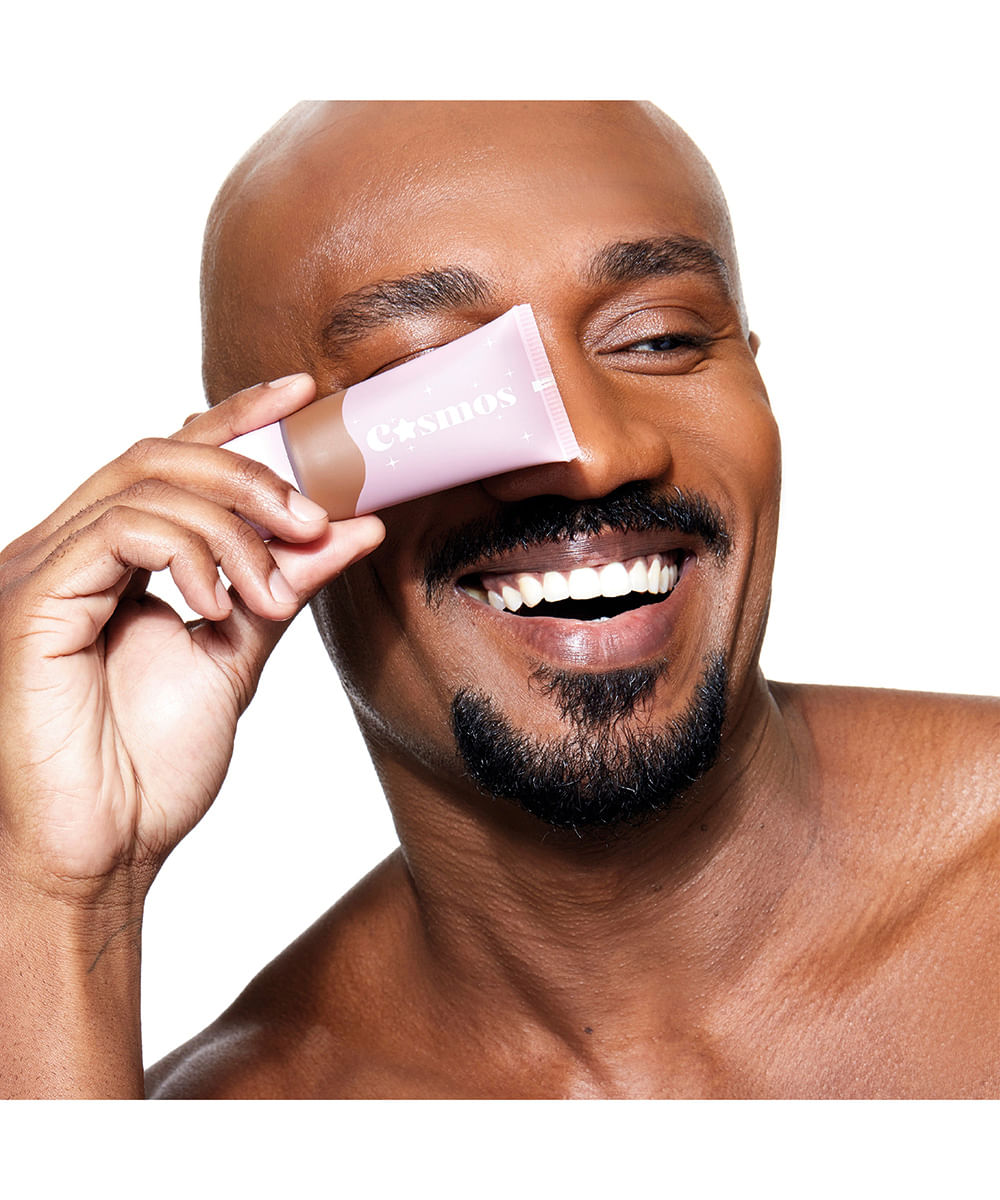 base facial cosmos karen bachini e28no escuro