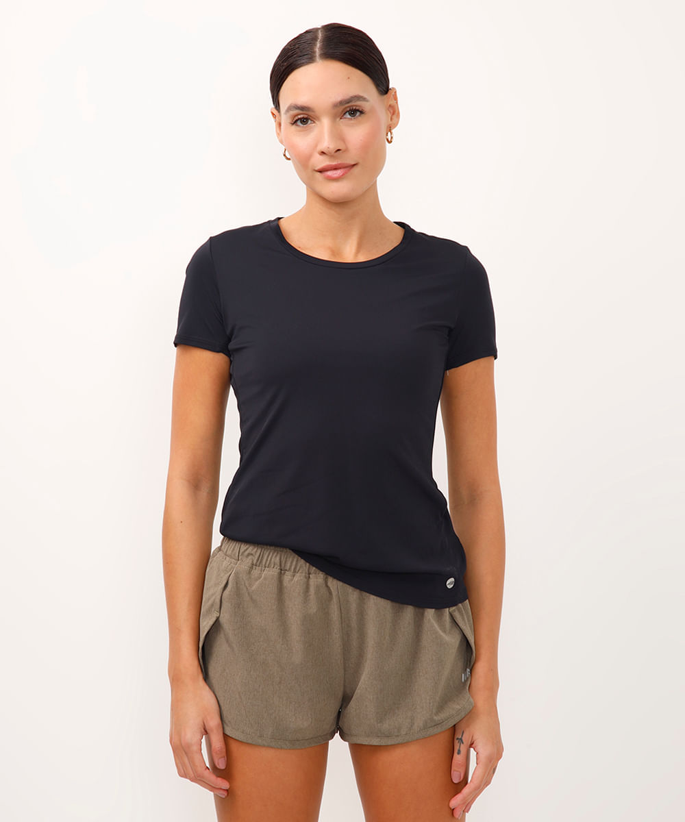 blusa esportiva com recorte preto