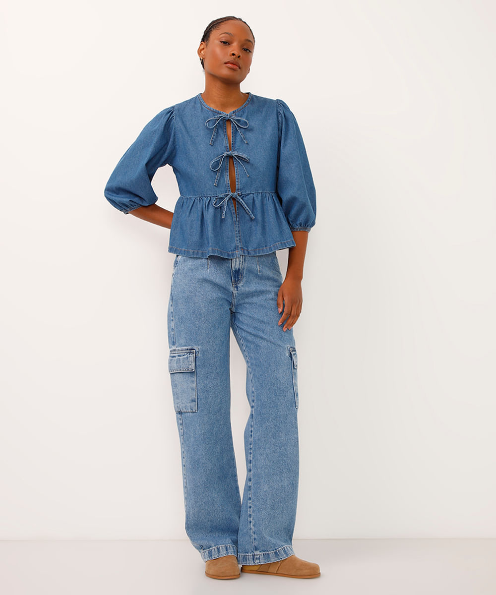 blusa jeans manga bufante com laços azul