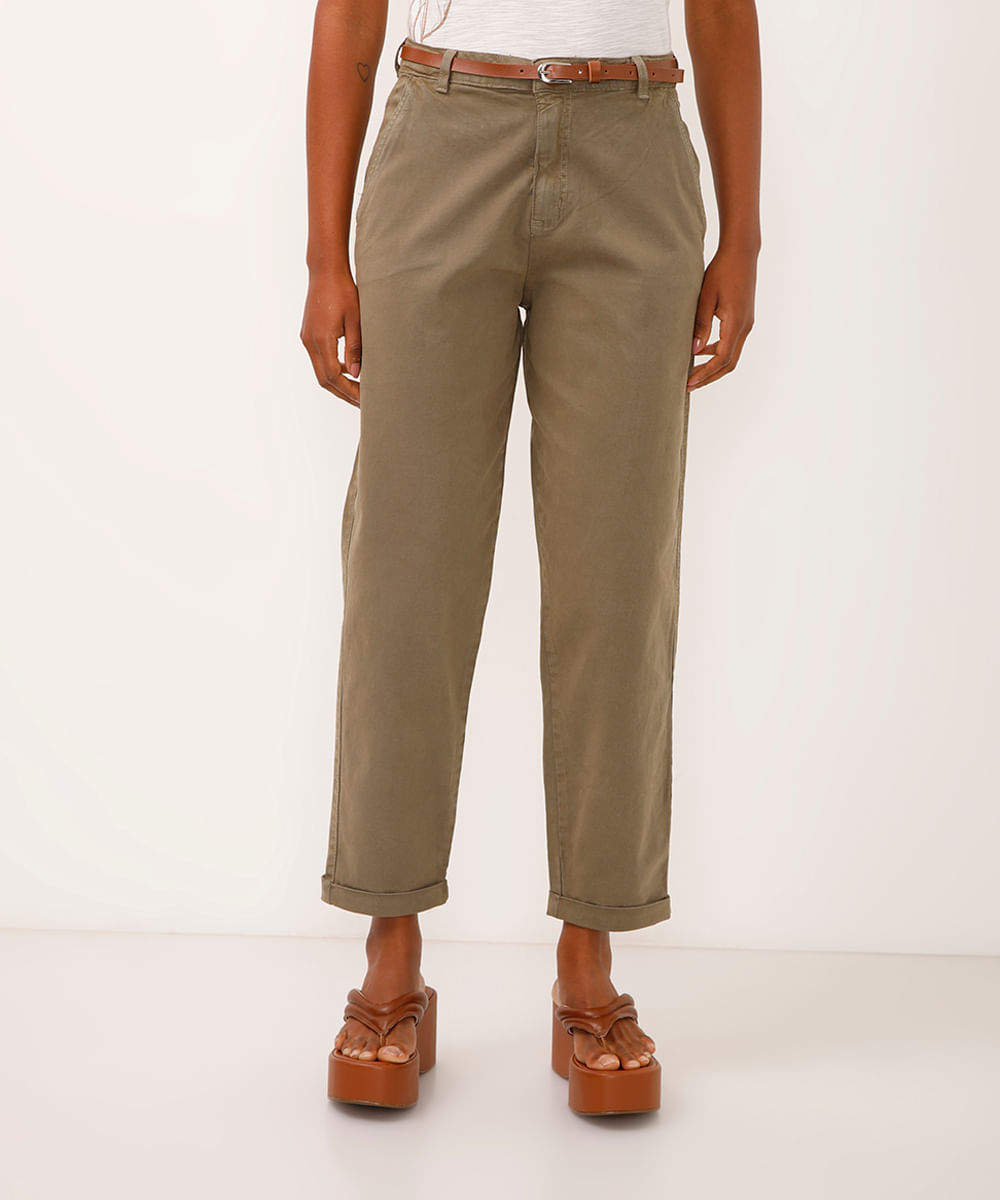 calça carrot de sarja cintura alta com cinto verde