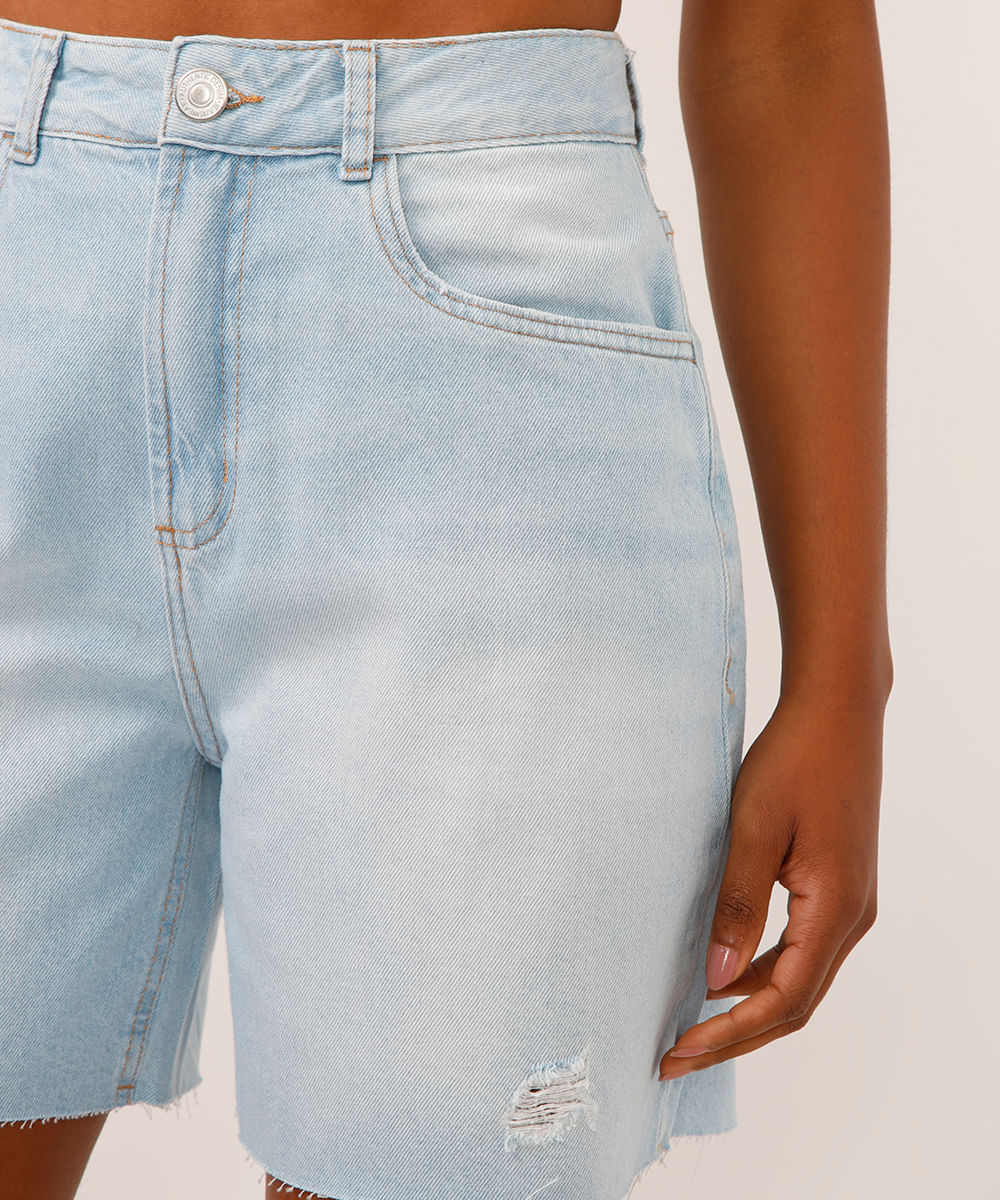 bermuda mom jeans cintura média destroyed - jeans claro