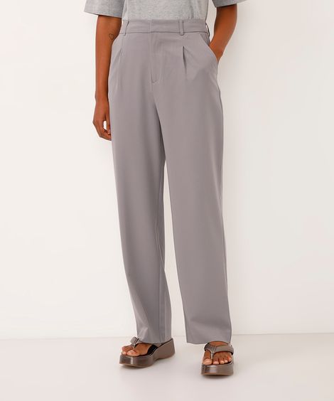 calça de alfaiataria com pregas cinza