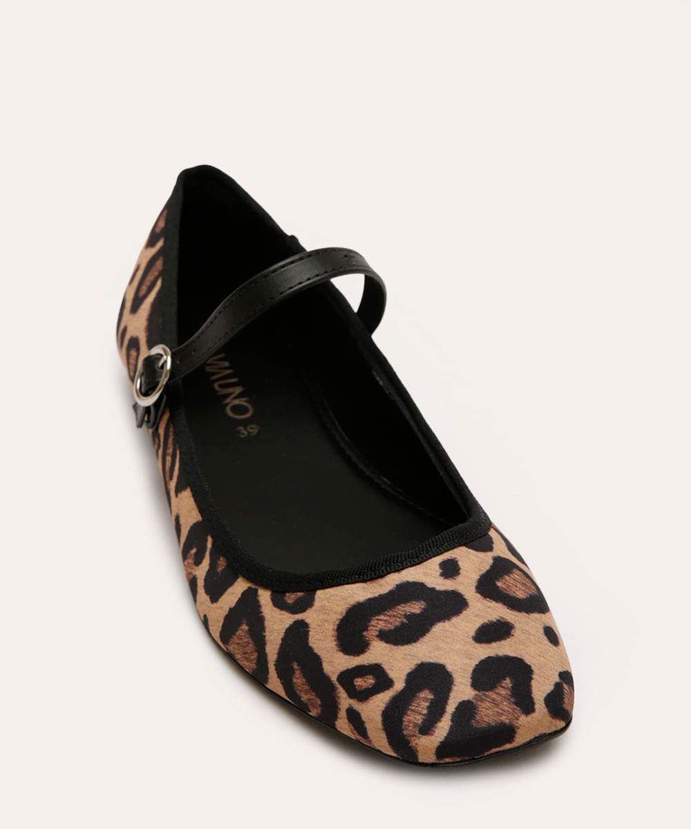 sapatilha animal print onça com fivela via uno bege
