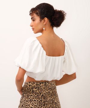 blusa cropped de viscose manga bufante off white