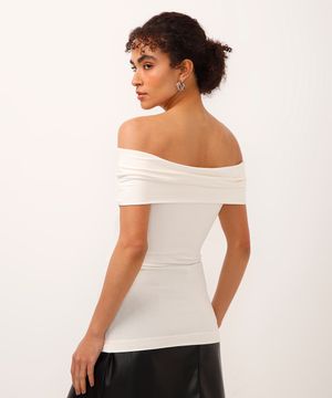 blusa de viscose decote ombro a ombro off white