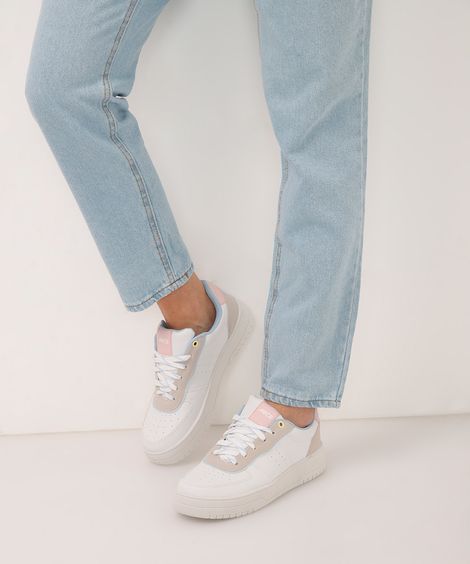tênis casual com recortes azul bebê