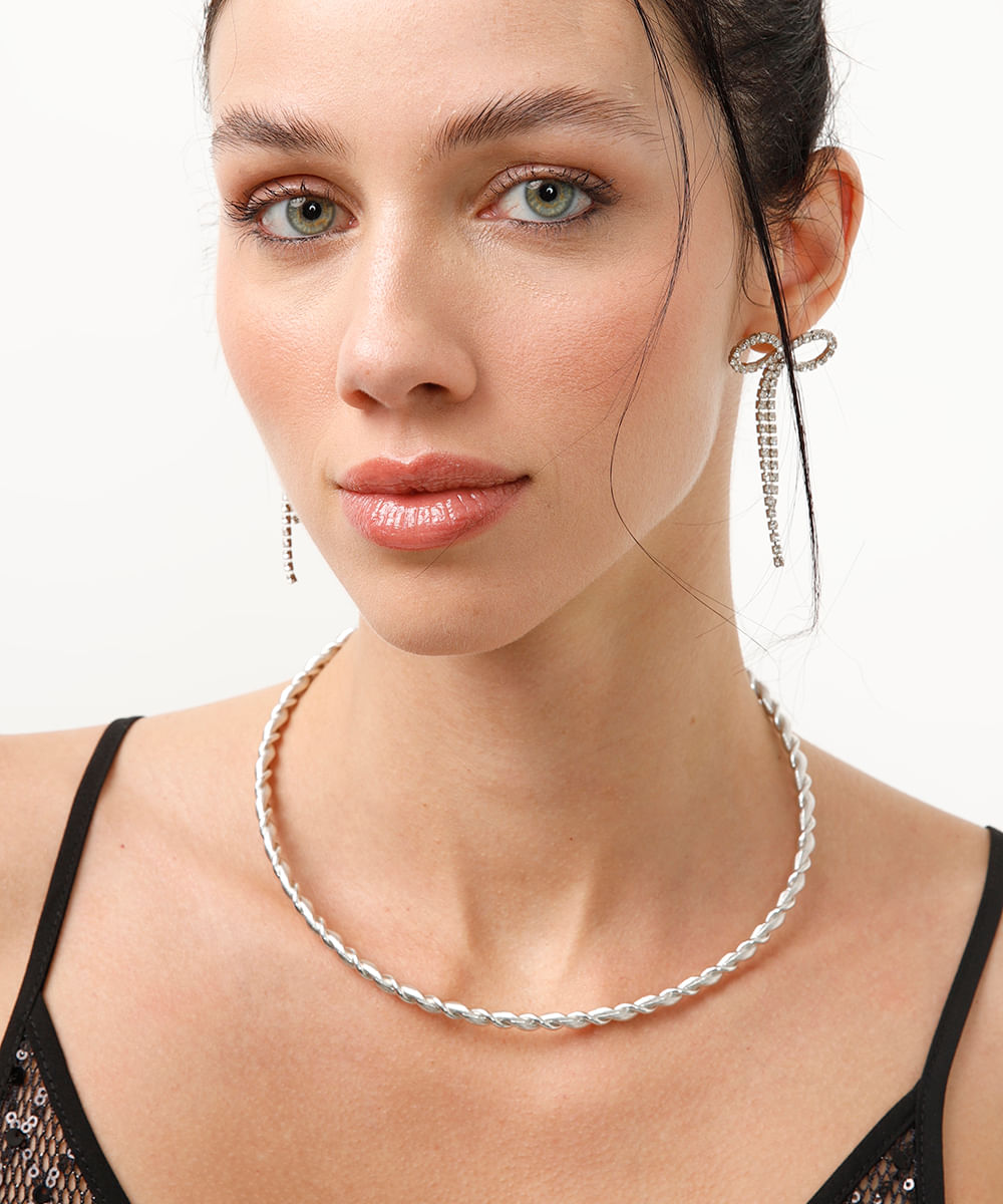 colar choker espiral torcido prateado