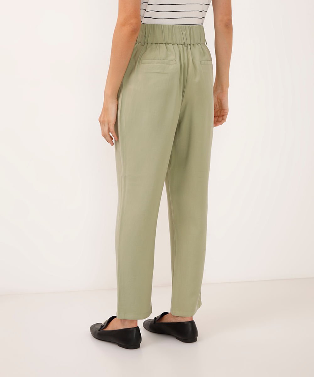 calça slouchy de viscose cós elástico verde