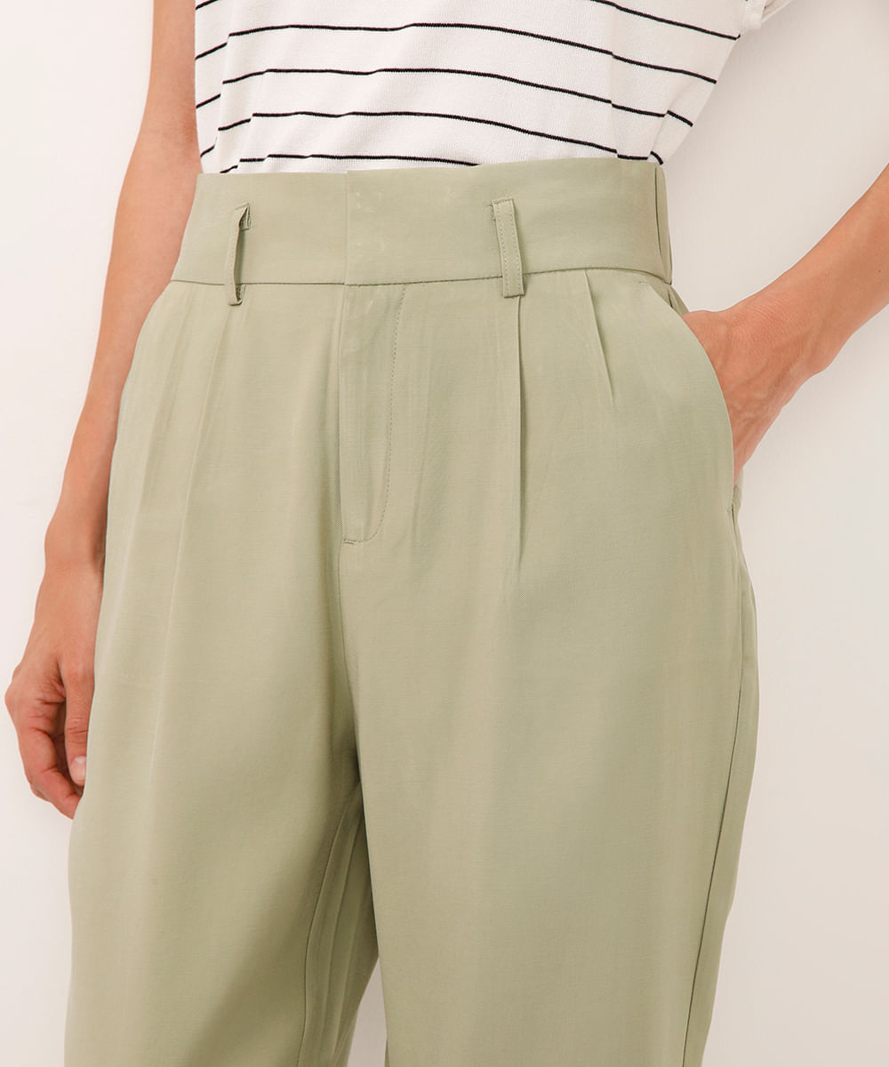 calça slouchy de viscose cós elástico verde