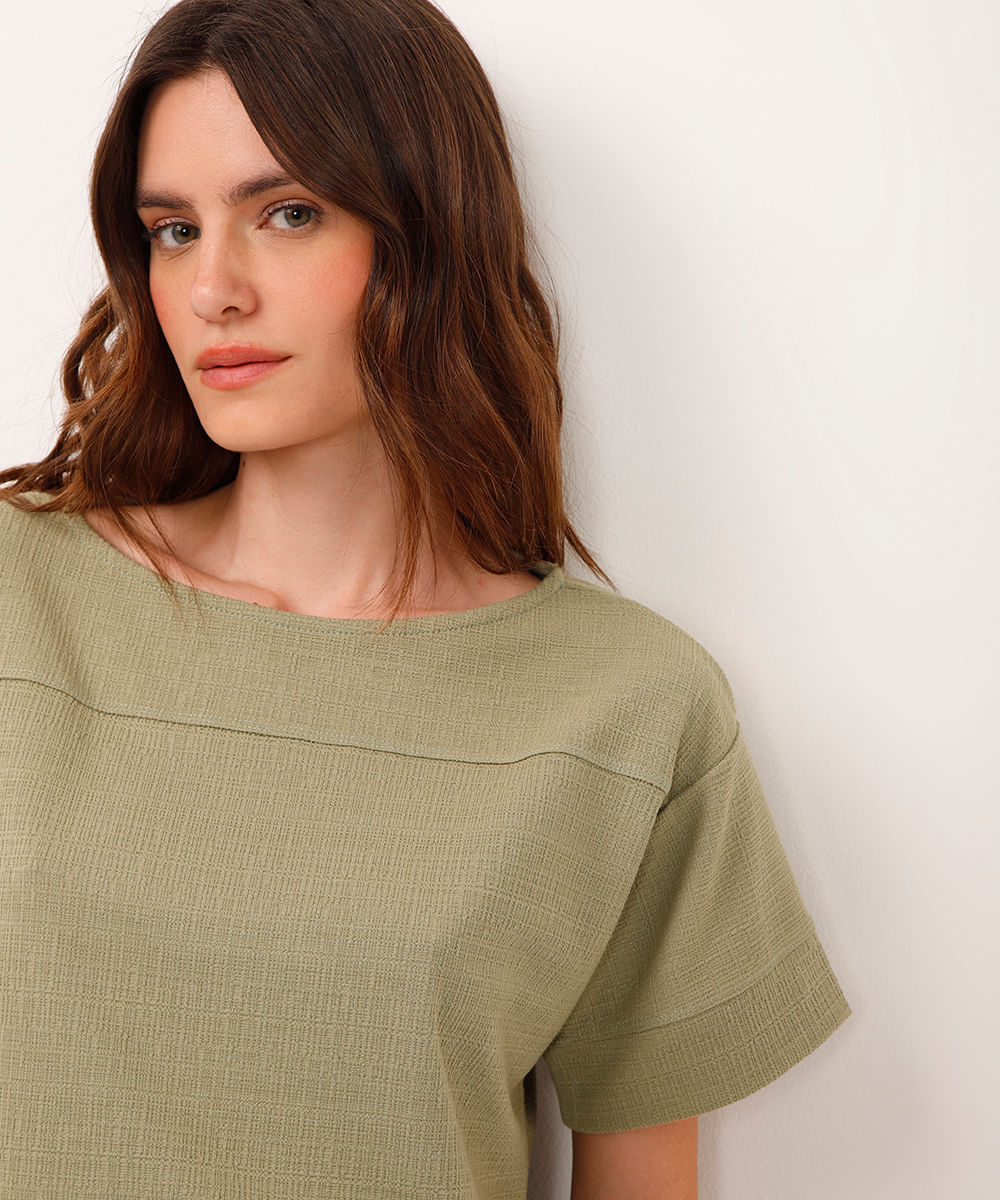 blusa com recorte manga curta verde