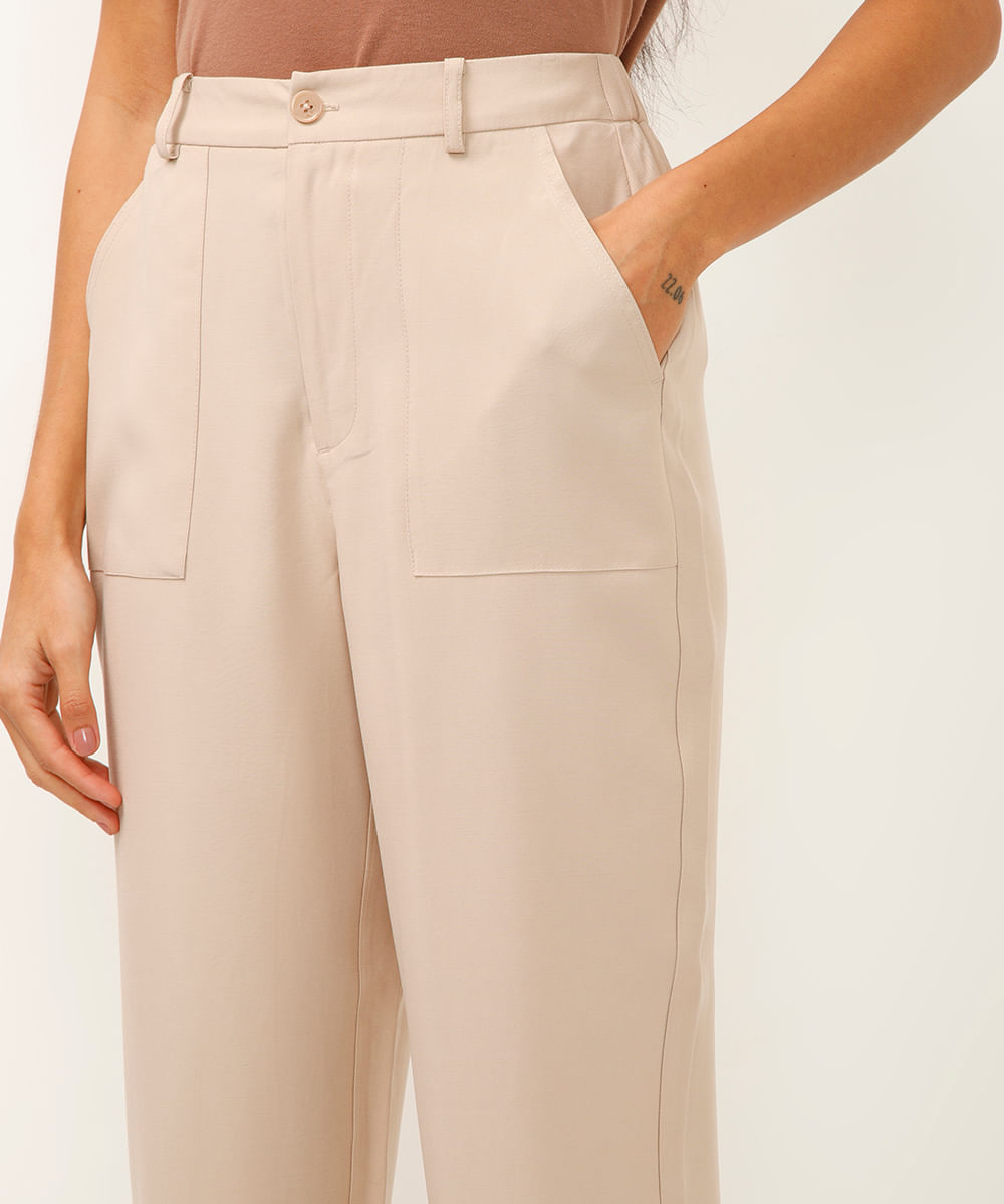 calça clochard de alfaiataria com bolsos bege
