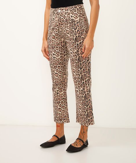 calça boot cut cropped de sarja animal print colorida