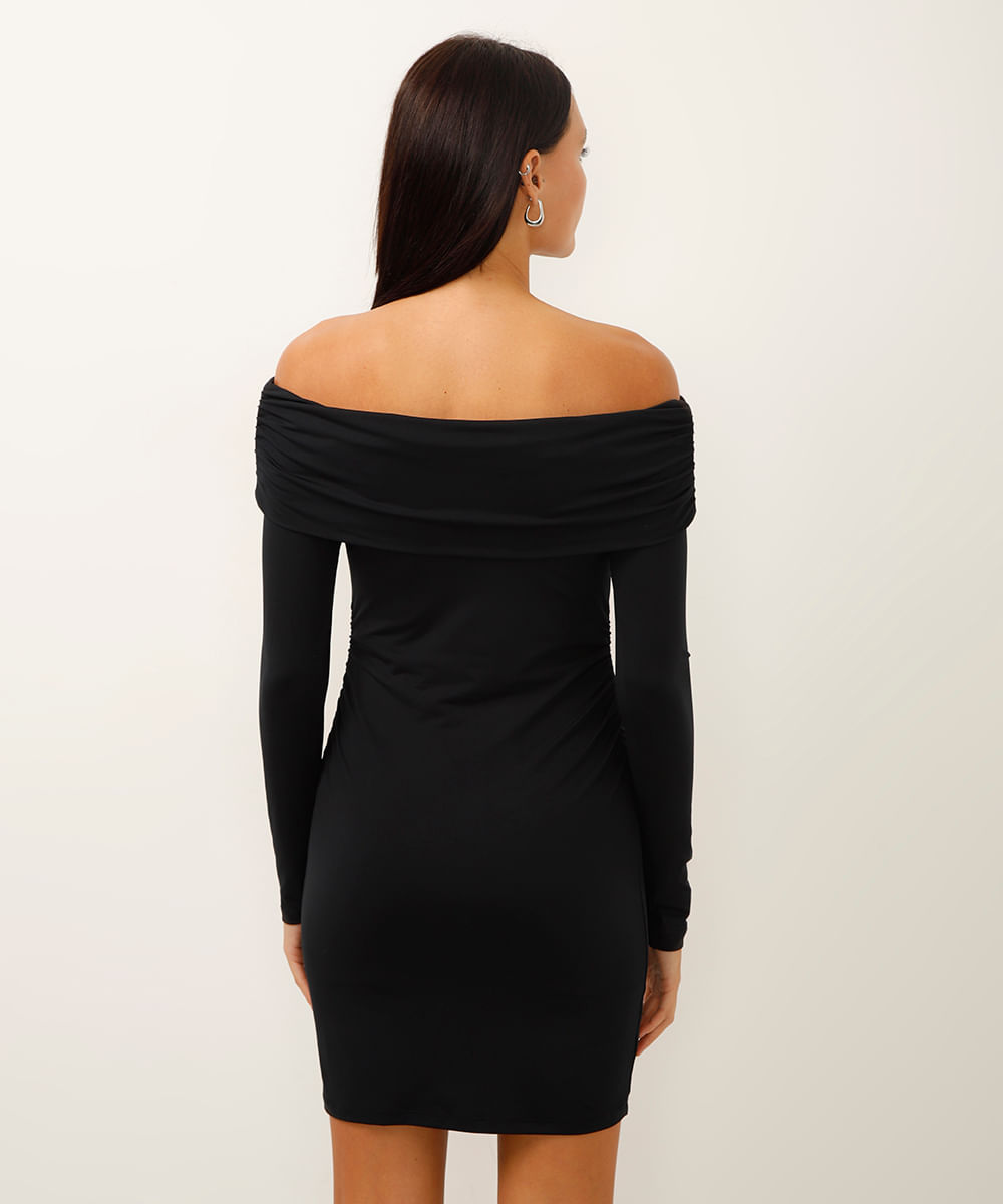 vestido curto ombro a ombro com franzido preto