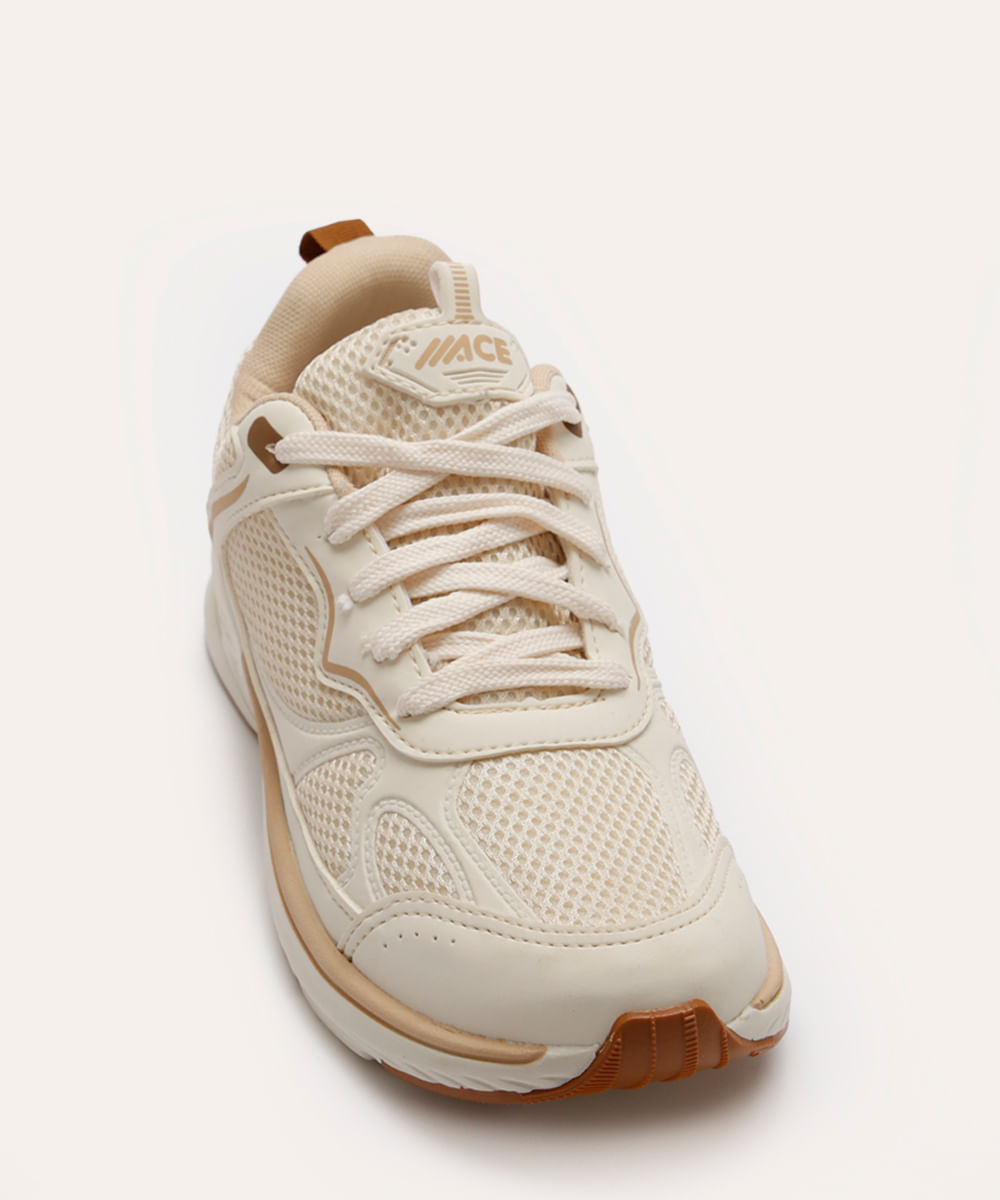 tênis esportivo com recortes off white