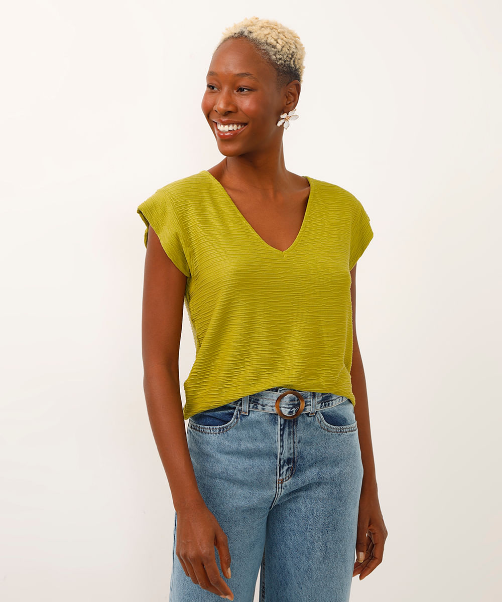 blusa texturizada decote v muscle tee verde