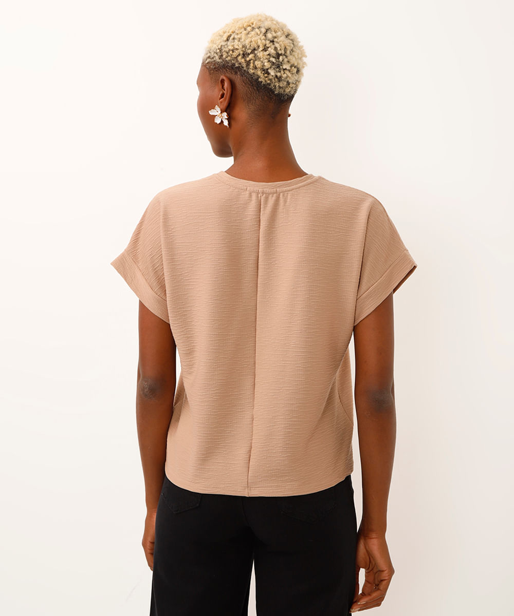 camiseta manga japonesa texturizada bege