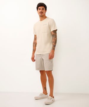 bermuda jogger de sarja com bolsos cargo bege