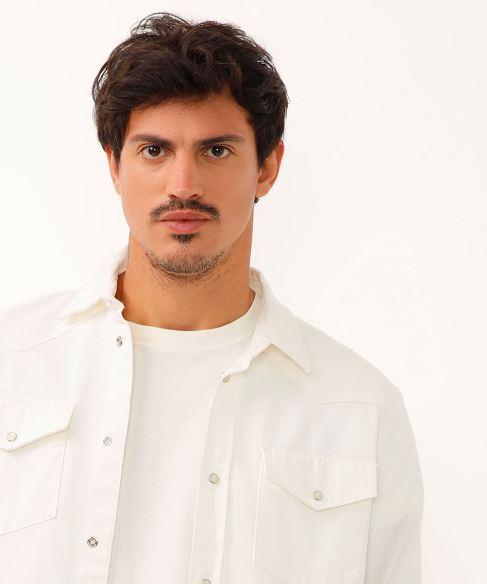 camisa comfort de sarja manga longa com bolsos off white