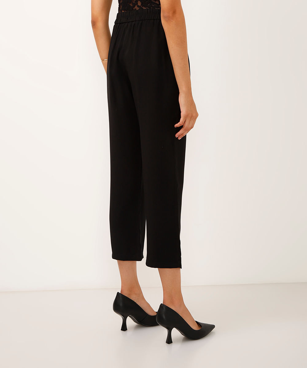 calça jogger cós com elástico e cordão preta